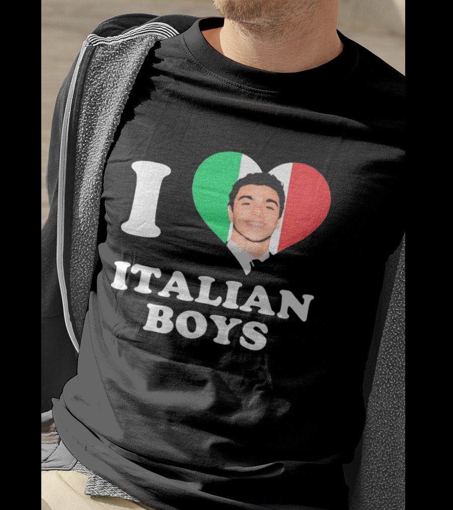 I Love Italian Boys Luigi Mangione Heart Flag T-Shirt
