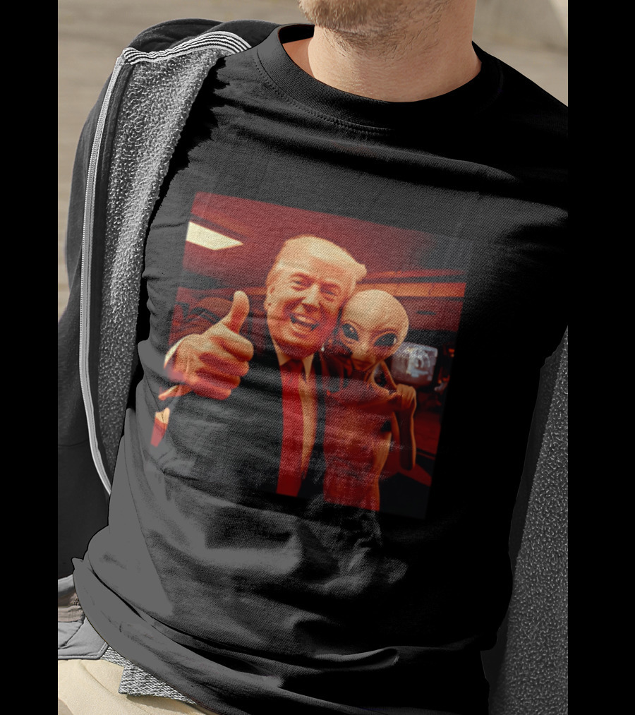Trump Alien Selfie Ultimate UFO Disclosure Image T-Shirt