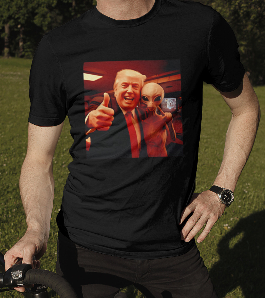 Trump Alien Selfie Ultimate UFO Disclosure Image T-Shirt