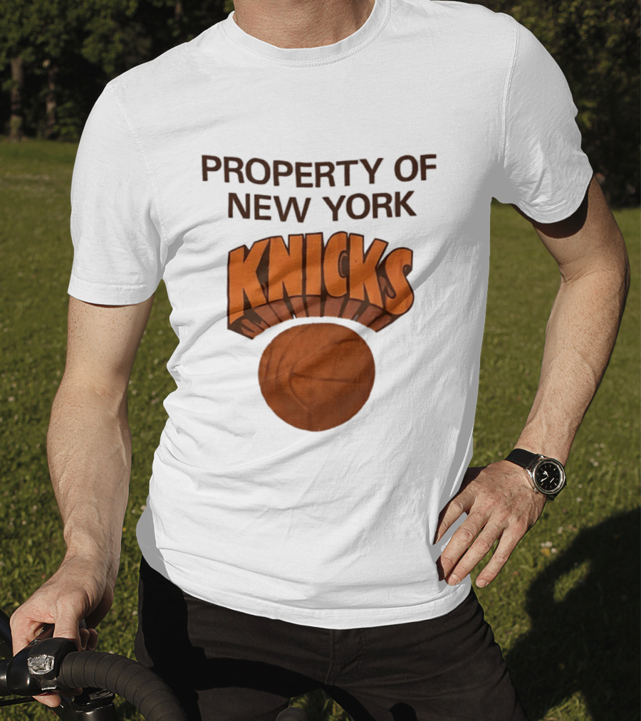 New York Knicks Basketball Property T-Shirt