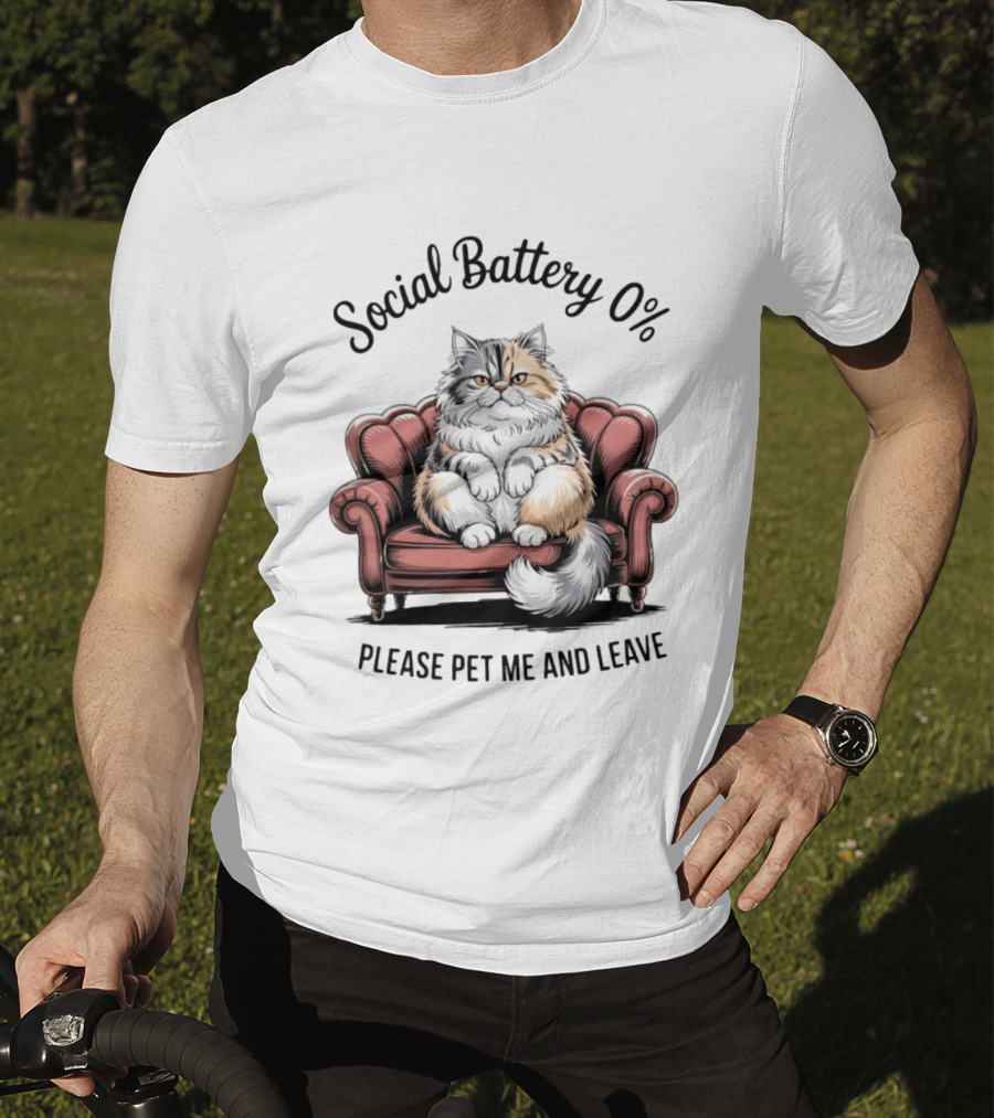 Social Battery 0% Cat Please Pet Me And Leave T-Shirt
