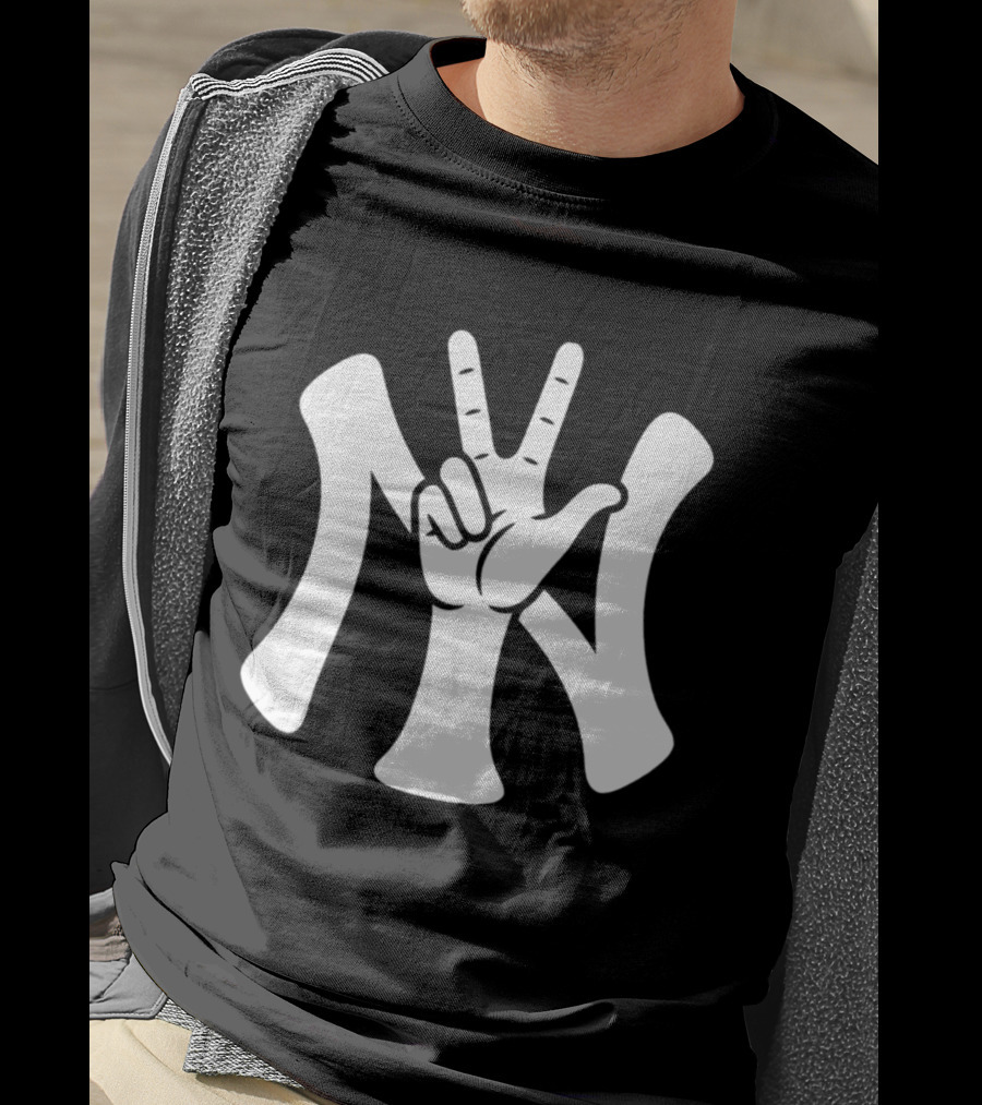 New York Yankees Peace Victory North Star Midwest Yankees Fan T-Shirt