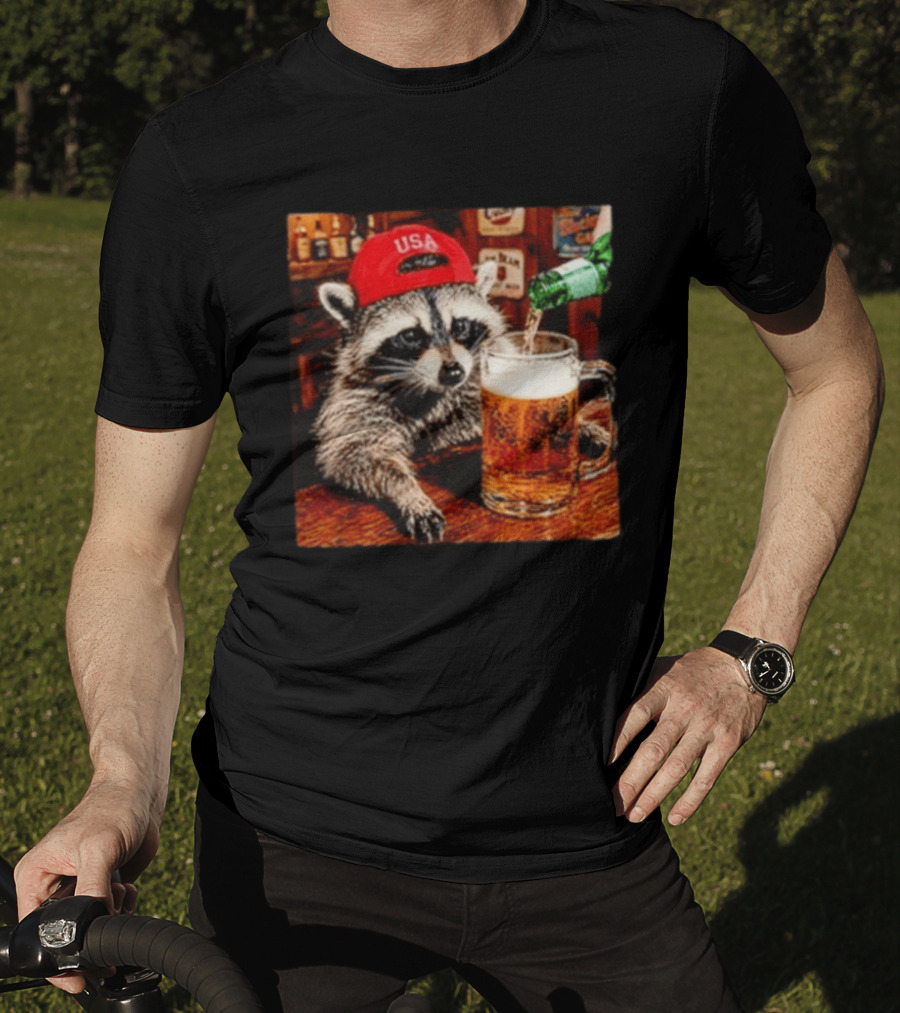 Patriotic Raccoon USA Hat Drinking Beer In Bar Scene T-Shirt