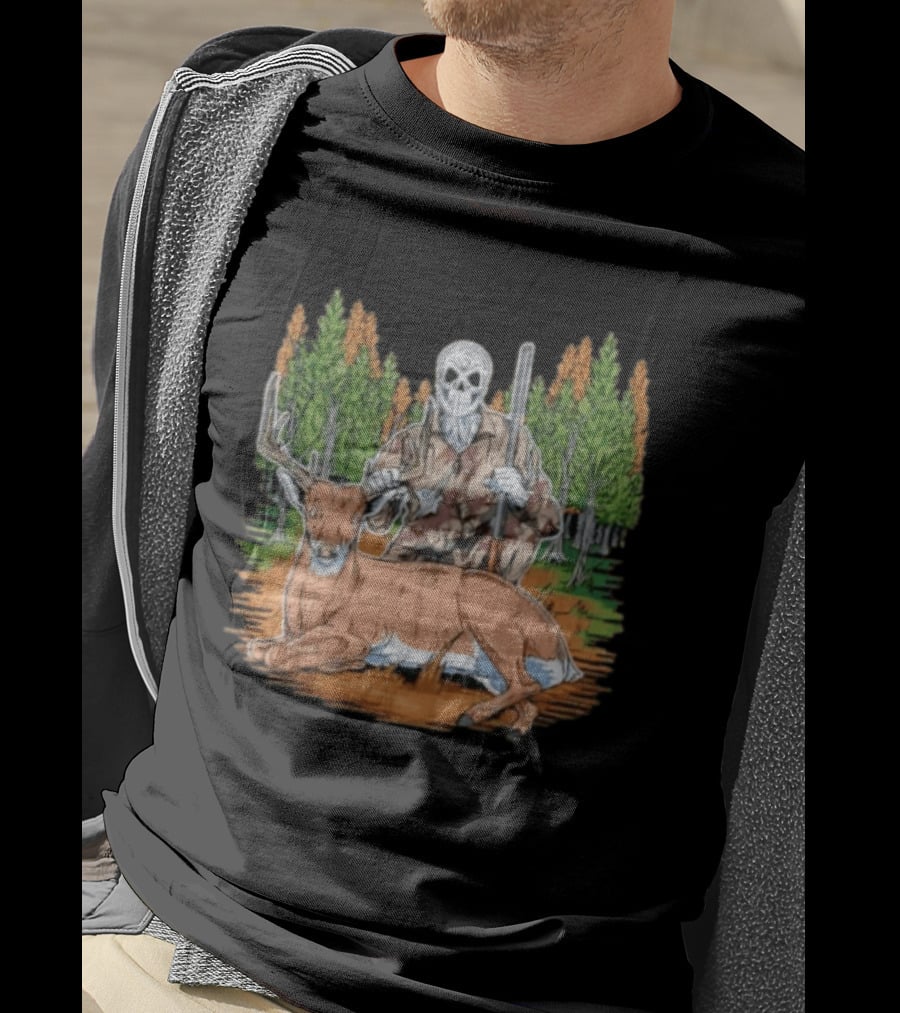 Skeleton Deer Hunting Skull Mask Camouflage Forest Scene T-Shirt