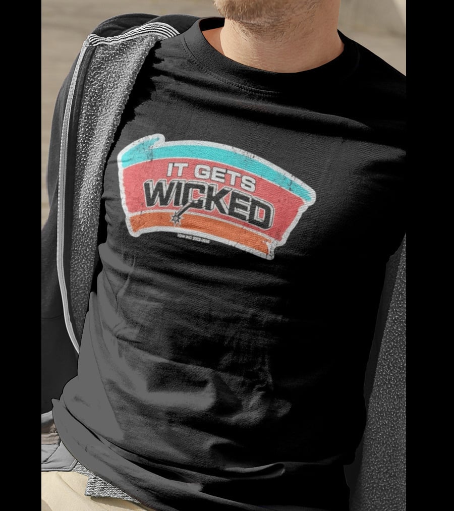 It Gets Wicked Spurs Fiesta Distressed Retro Vintage 2023 T-Shirt