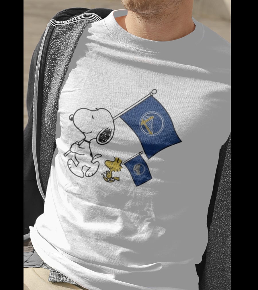 Golden State Warriors Snoopy Woodstock Flag Peanuts Comic Basketball Collaboration T-Shirt