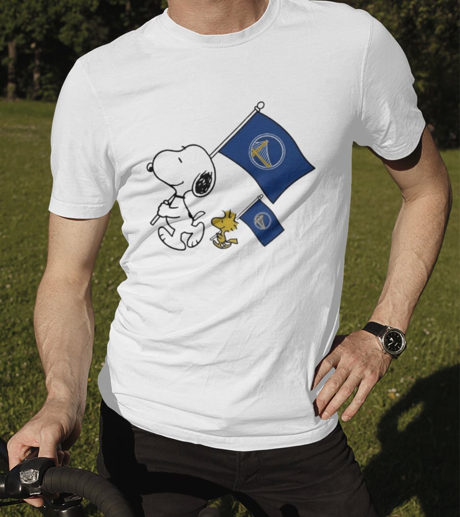 Golden State Warriors Snoopy Woodstock Flag Peanuts Comic Basketball Collaboration T-Shirt