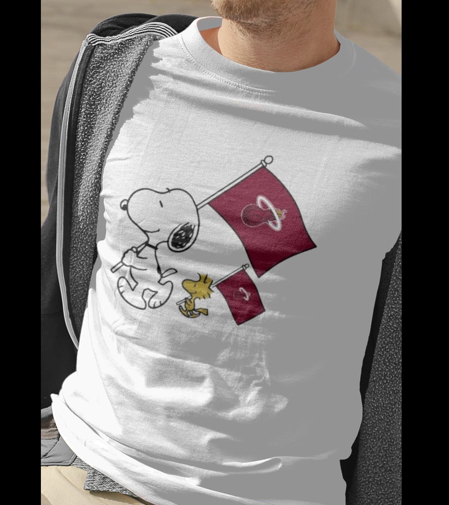 Miami Heat Snoopy Woodstock Miami Heat Flags T-Shirt