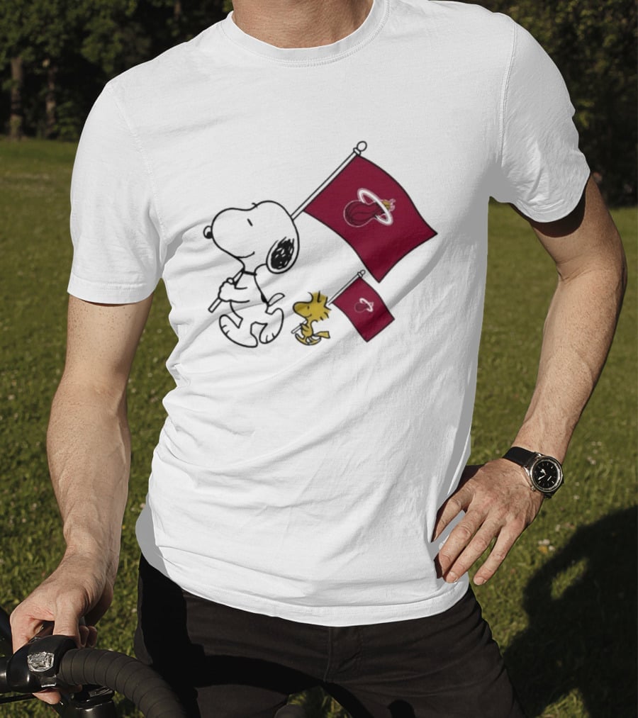 Miami Heat Snoopy Woodstock Miami Heat Flags T-Shirt
