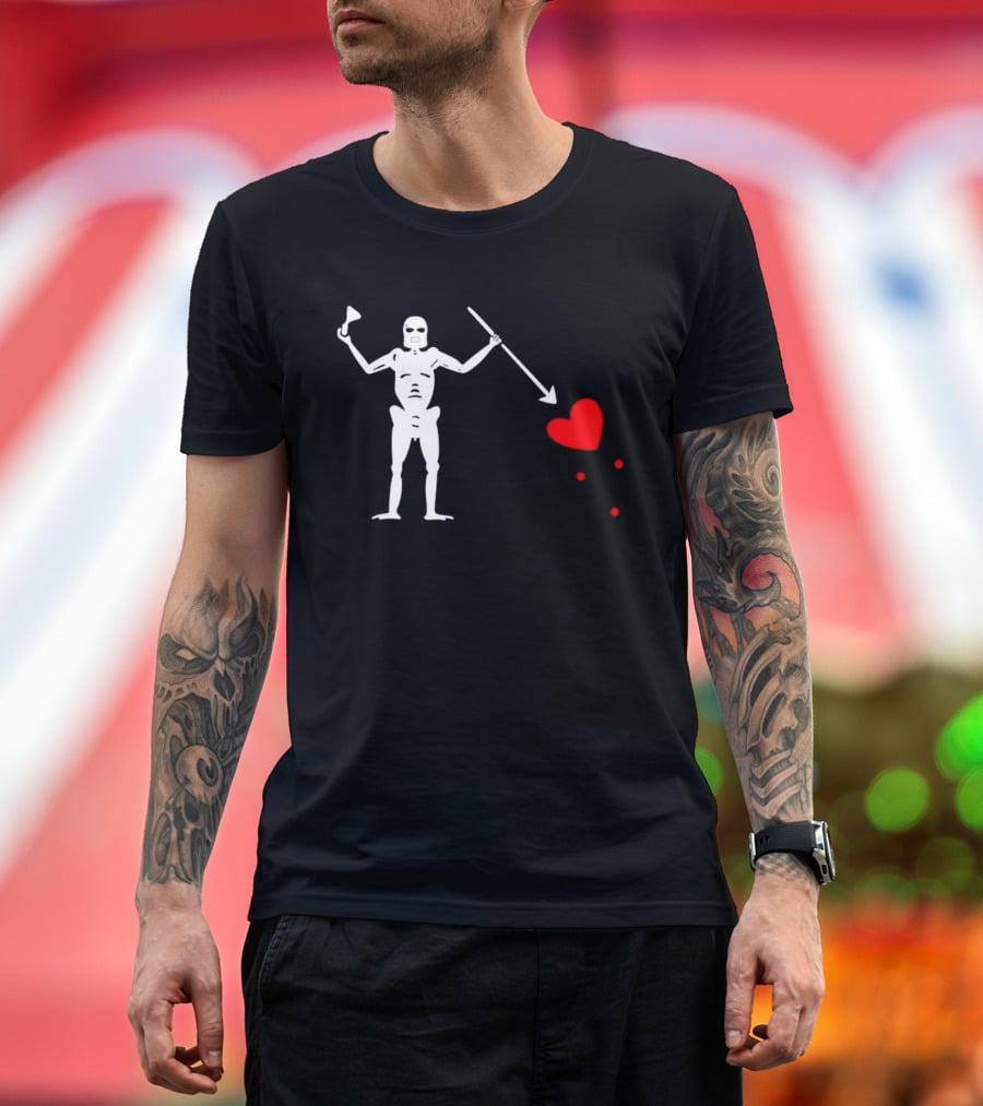 Skeleton With Spear And Heart Symbol Edward Blackbeard Teach T-Shirt