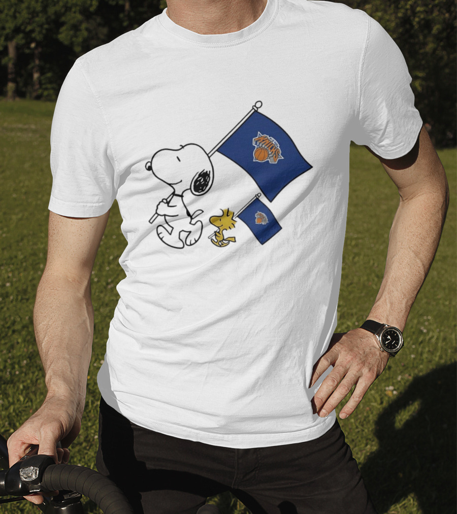 Snoopy Woodstock New York Knicks Flags Cheer T-Shirt