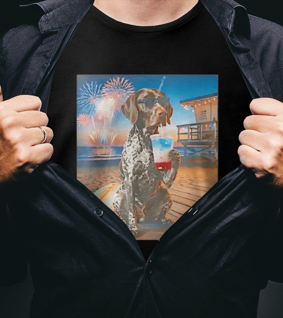 German Shorthaired Pointer Fourth Of July Fireworks Beach Party Surfboard Scene T-Shirt