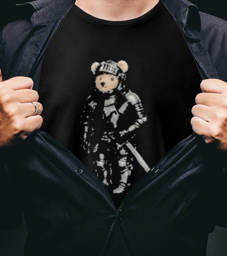 8Thwndr Armored Bear Knight With Sword T-Shirt