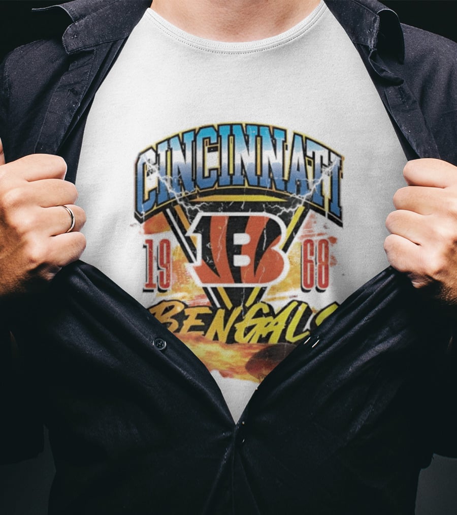 Cincinnati Bengals 1968 Flaming Football Vintage NFL T-Shirt