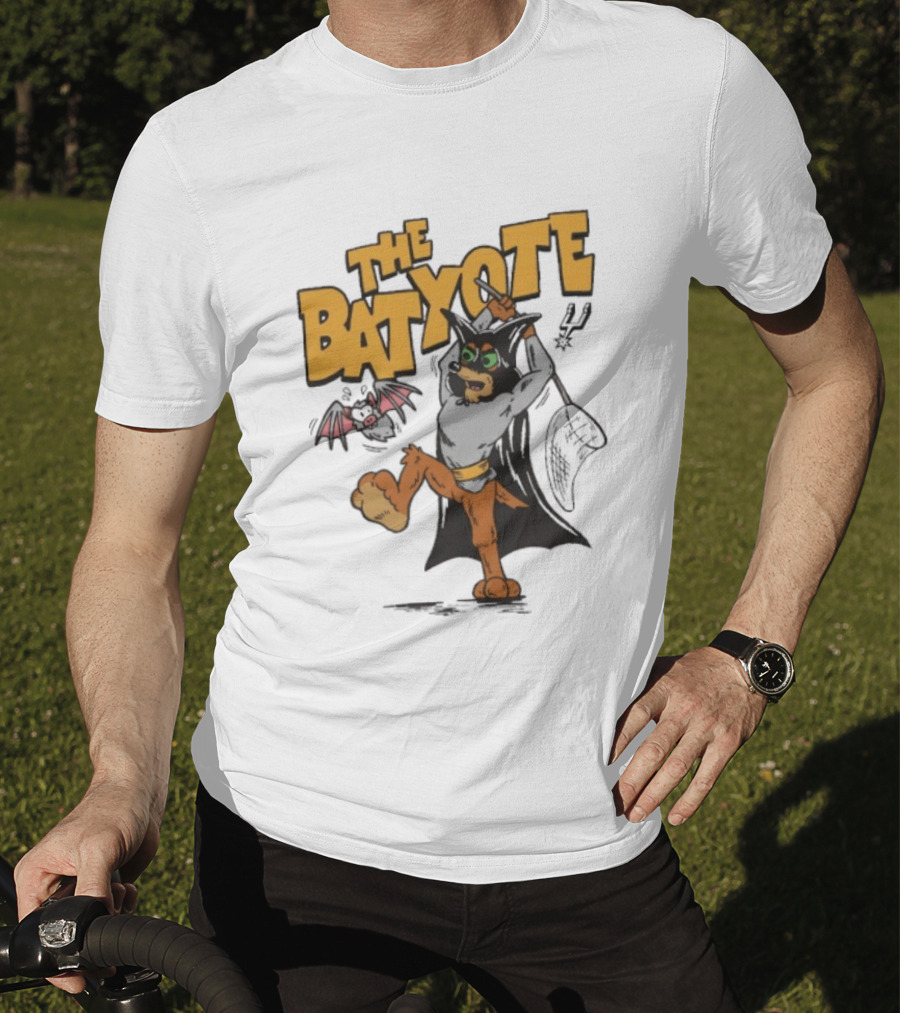 San Antonio Spurs The Batyote Character With Cape And Bat T-Shirt