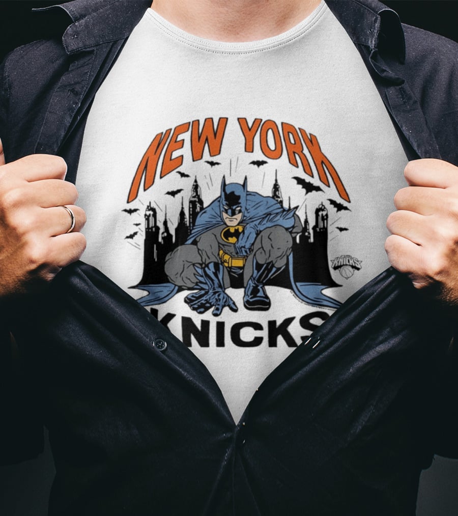 New York Knicks Batman Gotham City Skyline T-Shirt