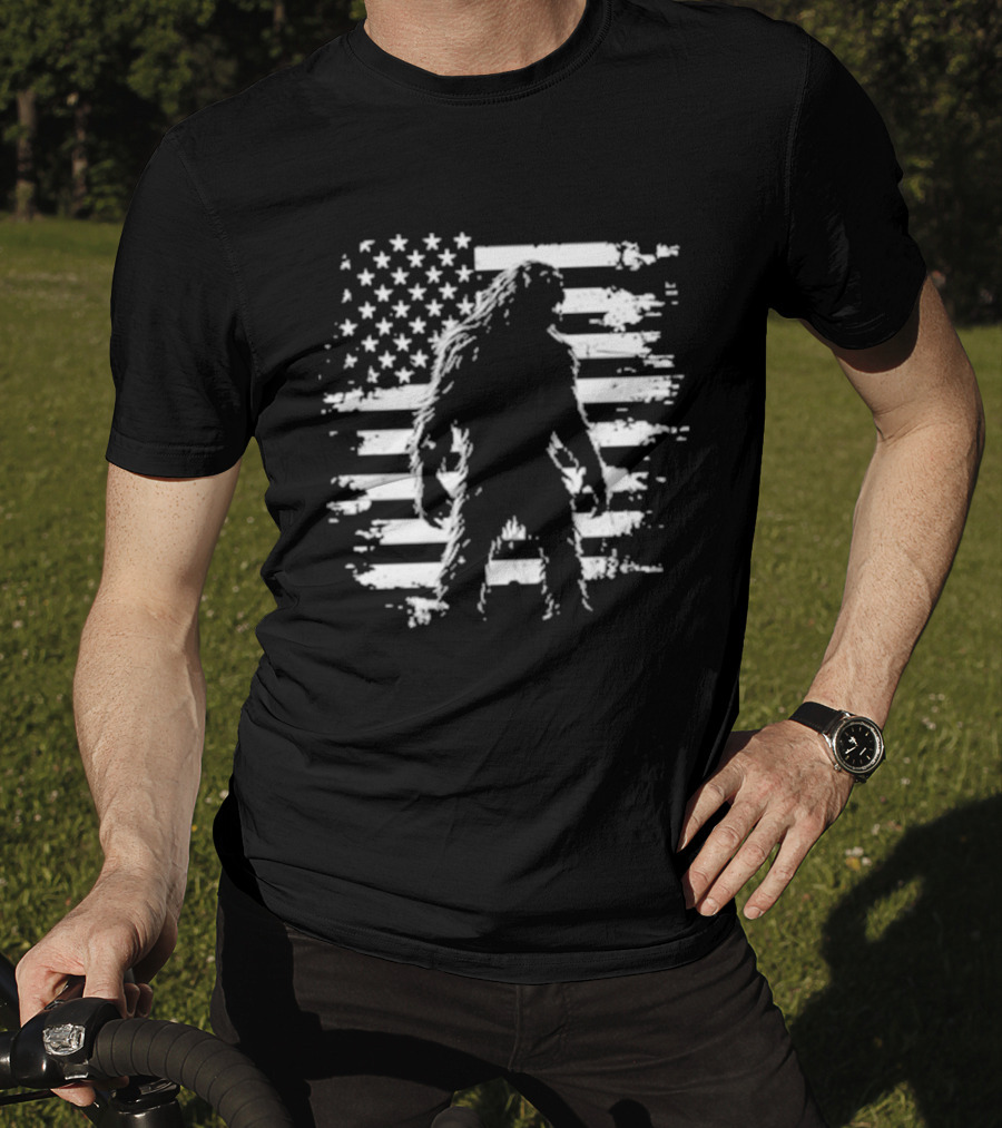 Bigfoot Sasquatch American Flag Independence Day Stars And Stripes T-Shirt
