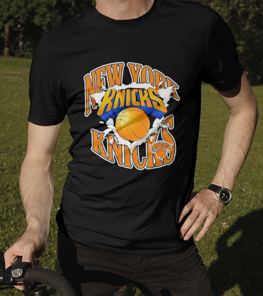 New York Knicks Bursting Basketball Knicks T-Shirt