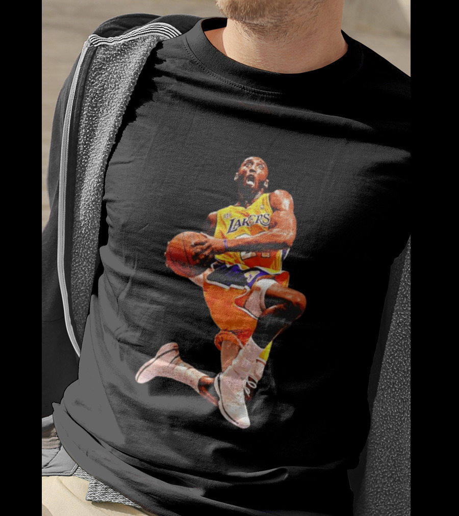 Kobe Bryant Los Angeles Lakers 24 NBA Dunk Pose Iconic Basketball Legend T-Shirt