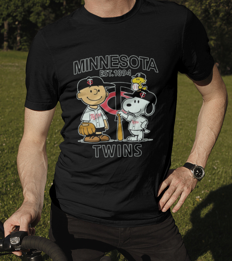Minnesota Twins Est 1894 Snoopy Peanuts Baseball Charlie Brown Woodstock T-Shirt
