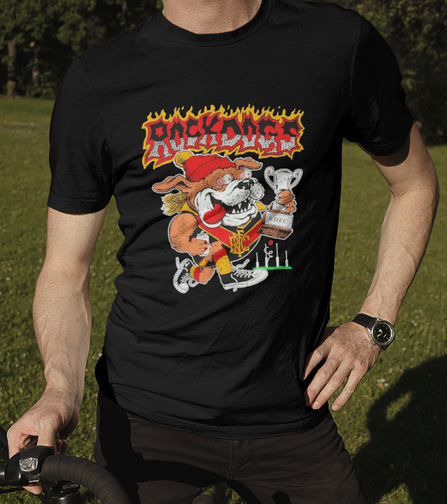 ROCKDOGS Bulldog RDFC Trophy Holder In Beanie And Sneakers T-Shirt