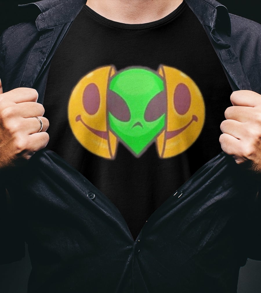 Grounded 2 Willow Alien In Halloween Jack O' Lantern Mask T-Shirt