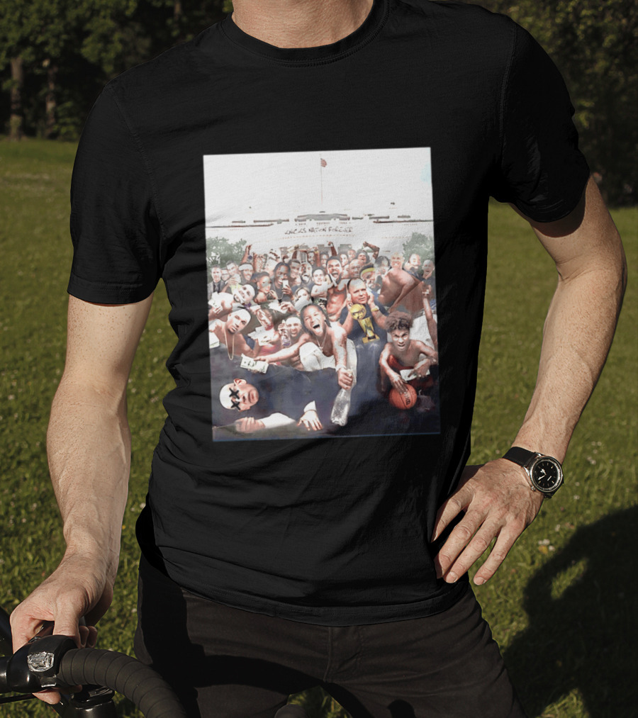 Knicks Nation Forever With Gathering Of Celebratory Fans And Players T-Shirt