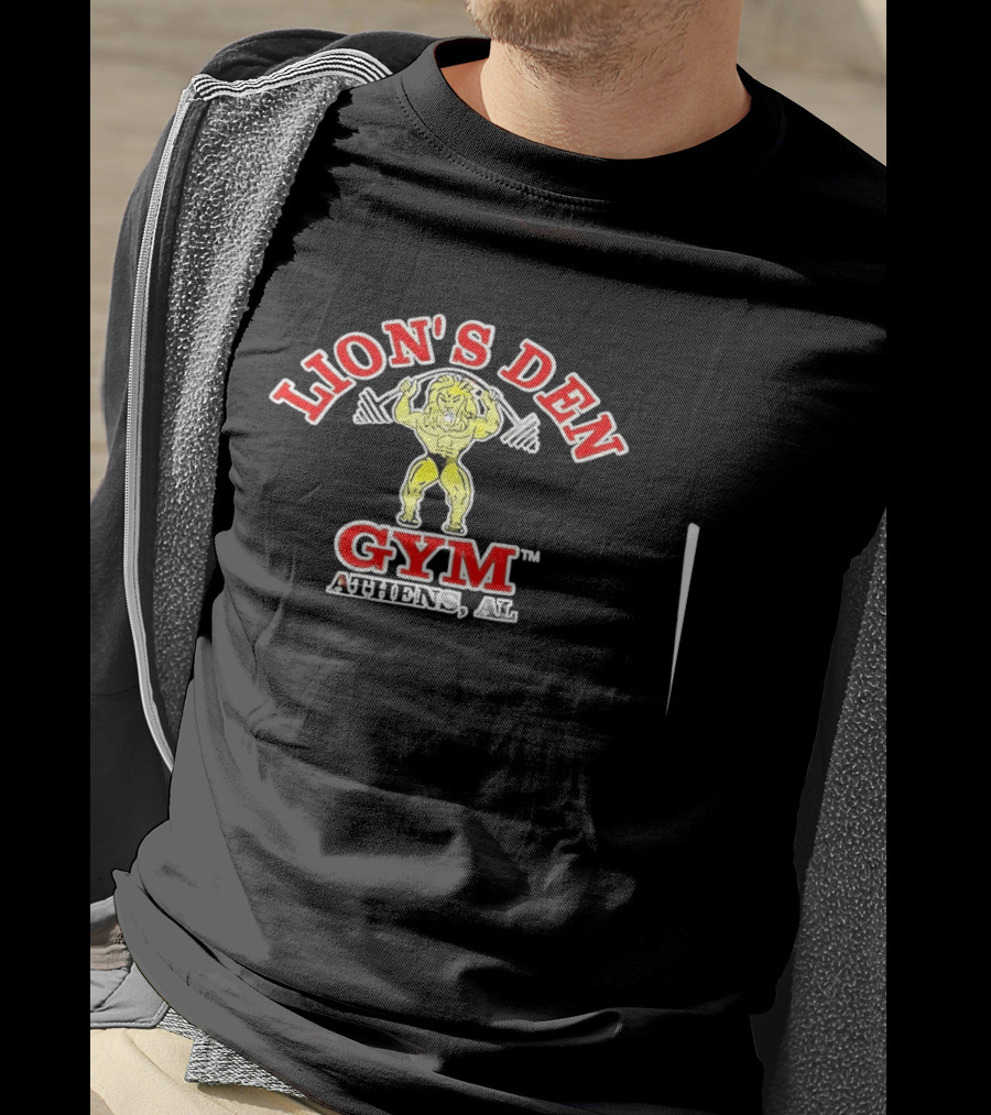 Lion's Den Gym Athens Alabama Fitness Center Weightlifting Lion T-Shirt