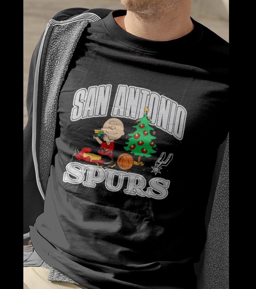 San Antonio Spurs Peanuts Charlie Brown Christmas Tree T-Shirt