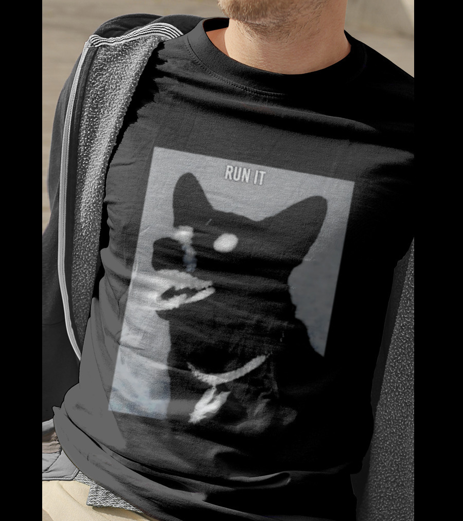 Run It Black Dog Diamond Grill Spurs Pendant T-Shirt