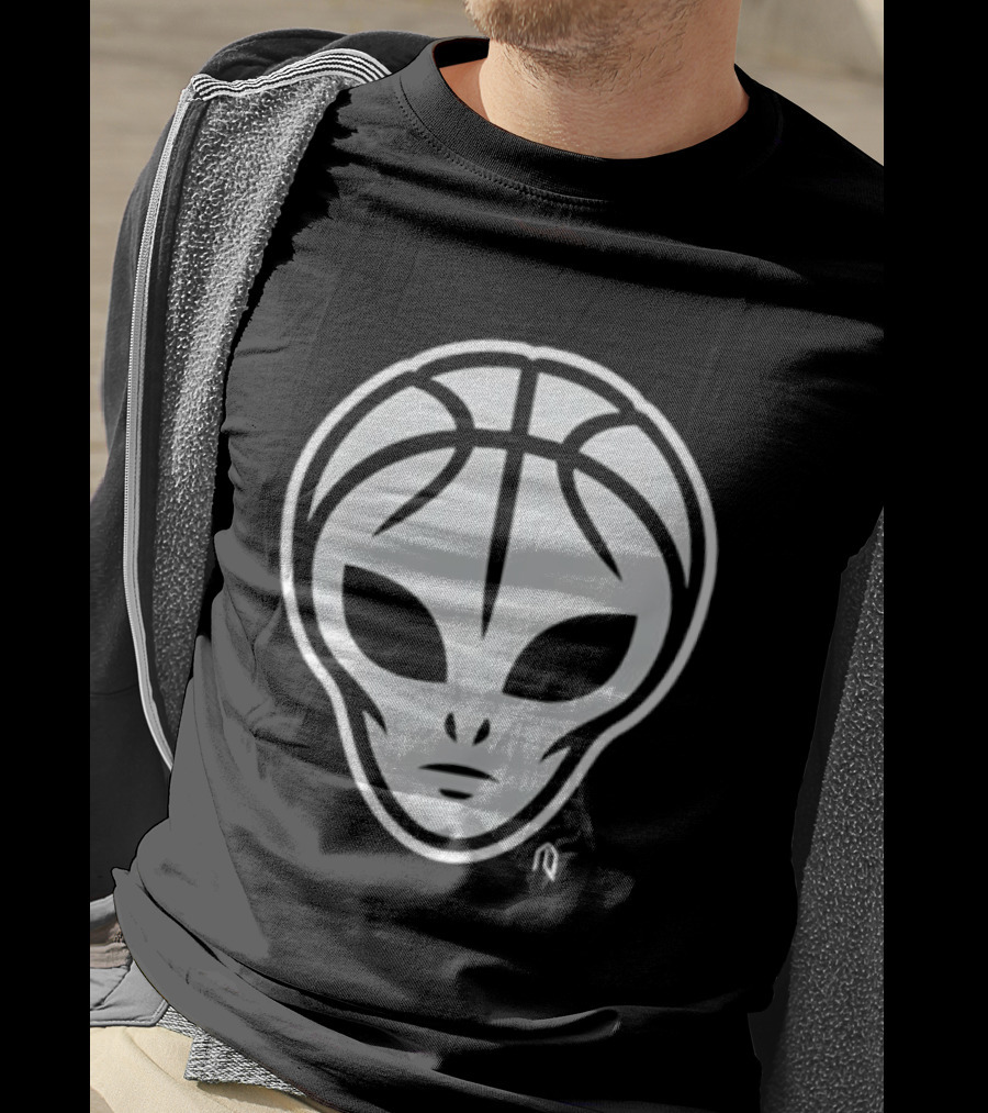 San Antonio Spurs Wemby Basketball Alien Face T-Shirt