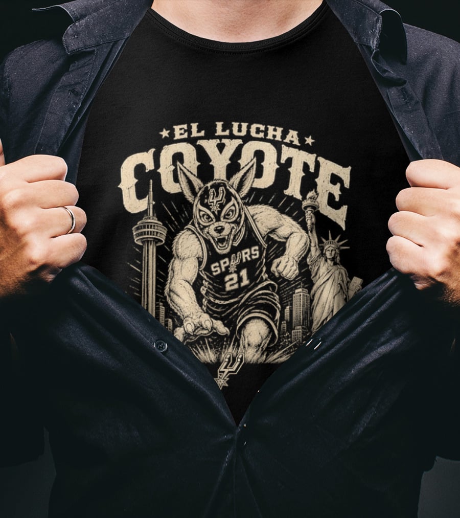 El Lucha Coyote Spurs 21 San Antonio Tower Liberty Statue T-Shirt