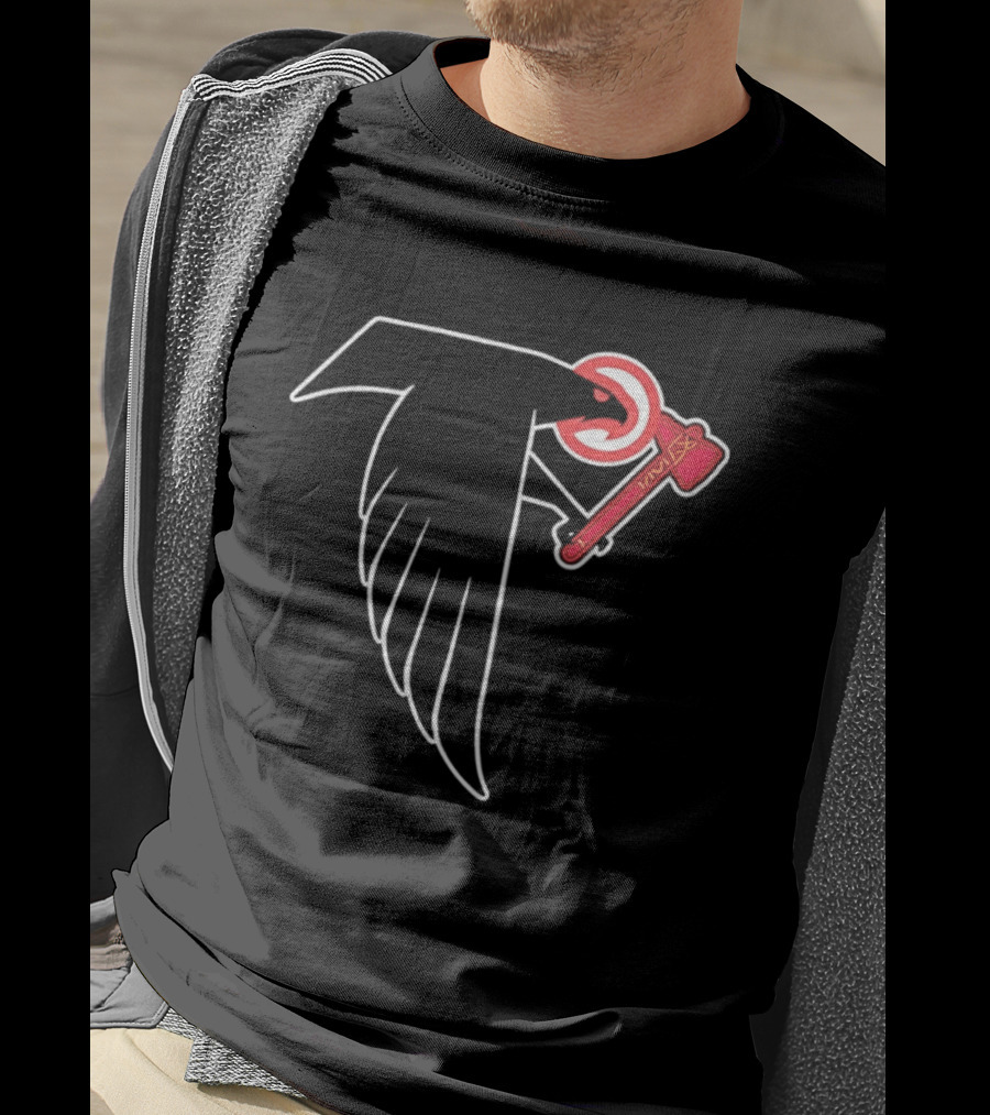 Atlanta Falcons Bird Holding Tomahawk Axe T-Shirt