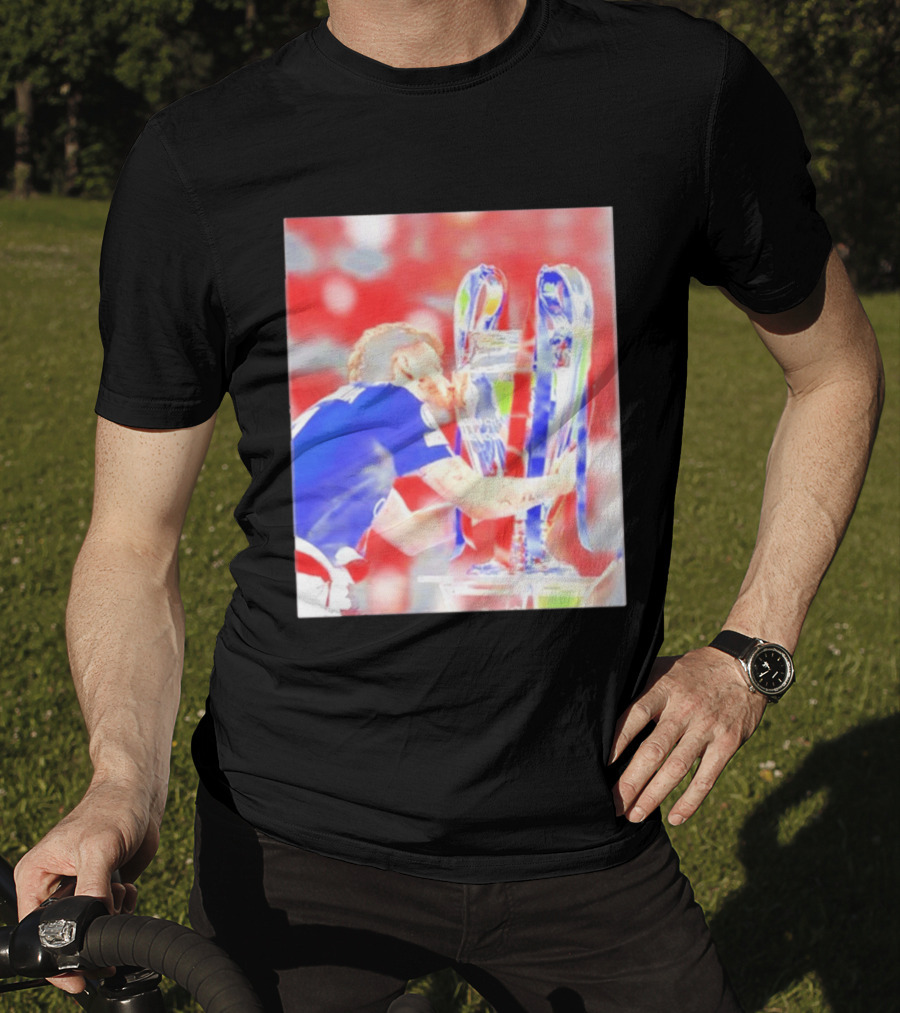 Khvicha Kvaratskhelia PSG UEFA Champions League Trophy Celebration T-Shirt