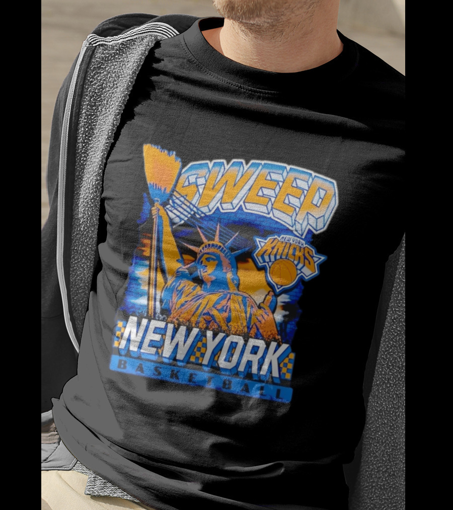 Sweep New York Knicks Basketball Statue Of Liberty T-Shirt