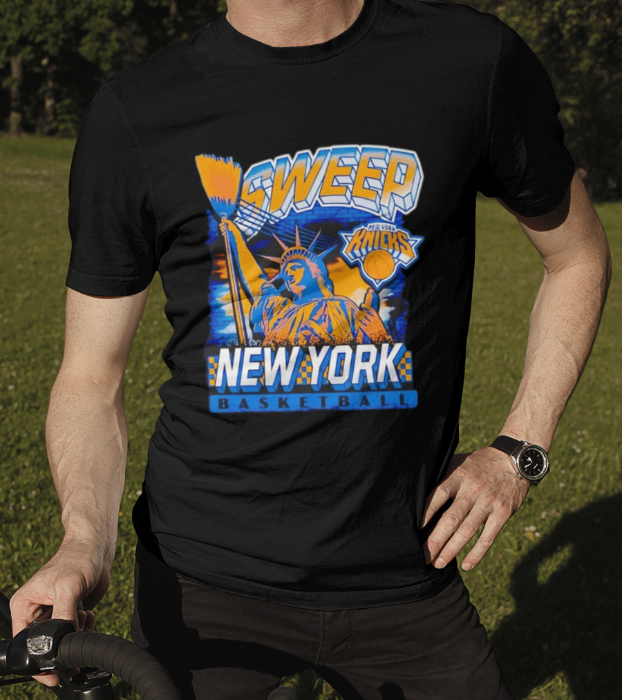 Sweep New York Knicks Basketball Statue Of Liberty T-Shirt
