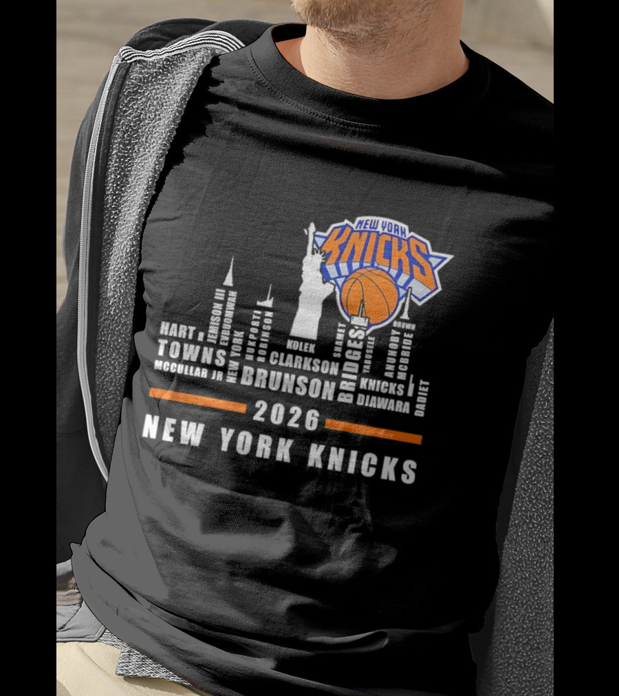 New York Knicks 2026 Team Roster Skyline Statue Of Liberty T-Shirt