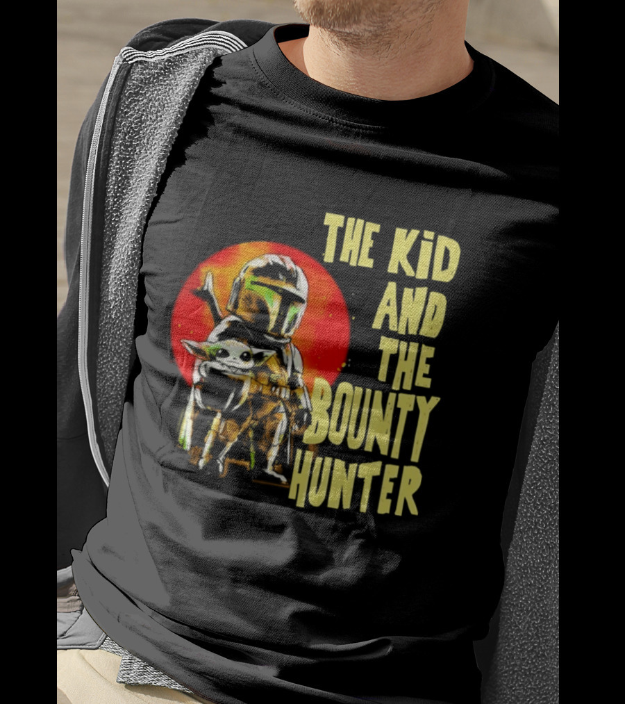 The Kid And The Bounty Hunter Grogu Din Djarin Star Wars Mandalorian Red Circle T-Shirt