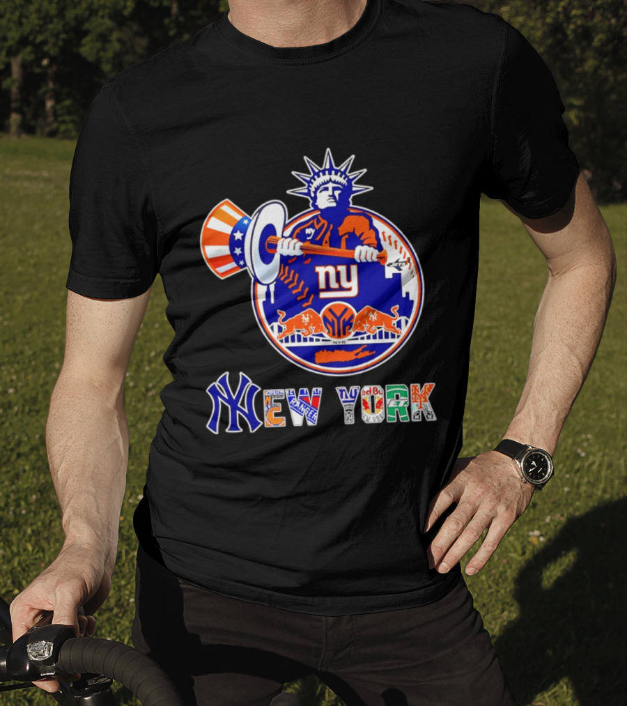 NY Yankees Mets Knicks Rangers Giants Statue Of Liberty New York Sports T-Shirt