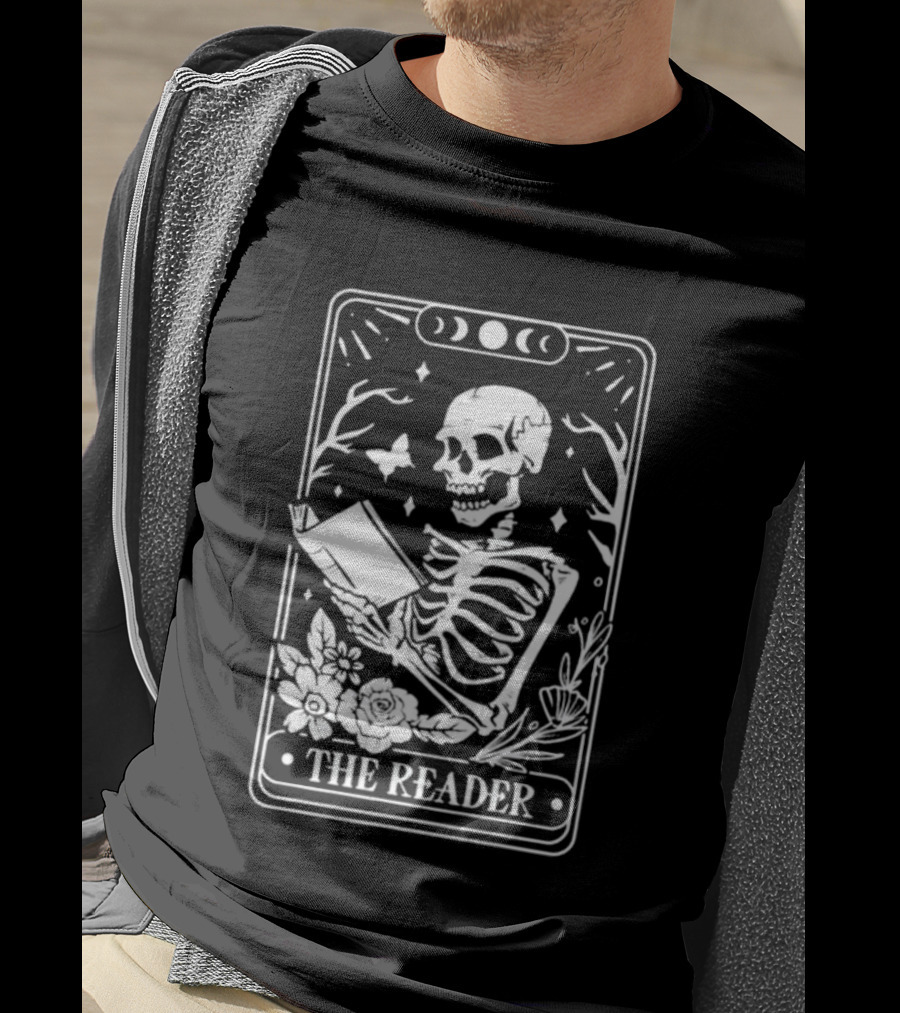 The Reader Skeleton Book Moon Phases Floral Tarot Card T-Shirt