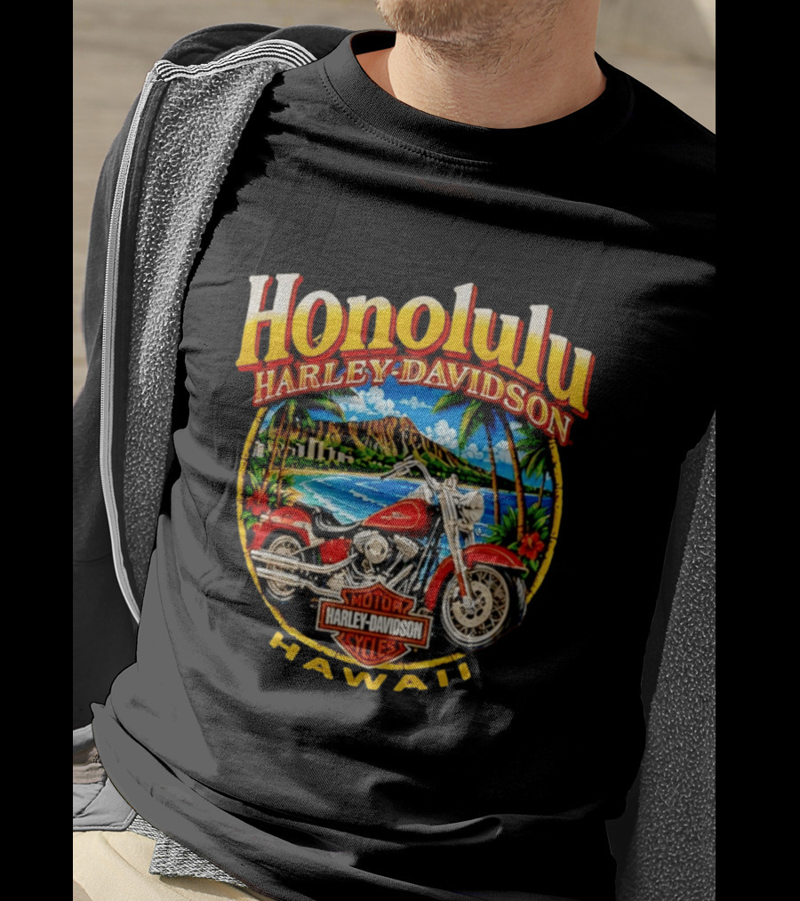 Honolulu Hawaii Harley Davidson Motorcycles Scenic Beach And Red Bike T-Shirt