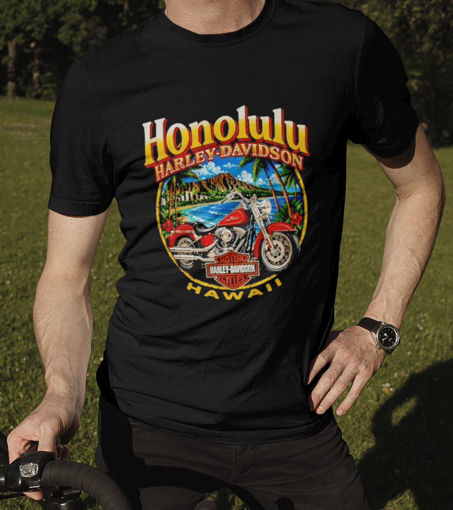 Honolulu Hawaii Harley Davidson Motorcycles Scenic Beach And Red Bike T-Shirt
