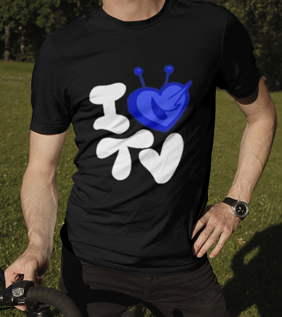 Paperboxmart I Love TV Blue Heart Antenna T-Shirt