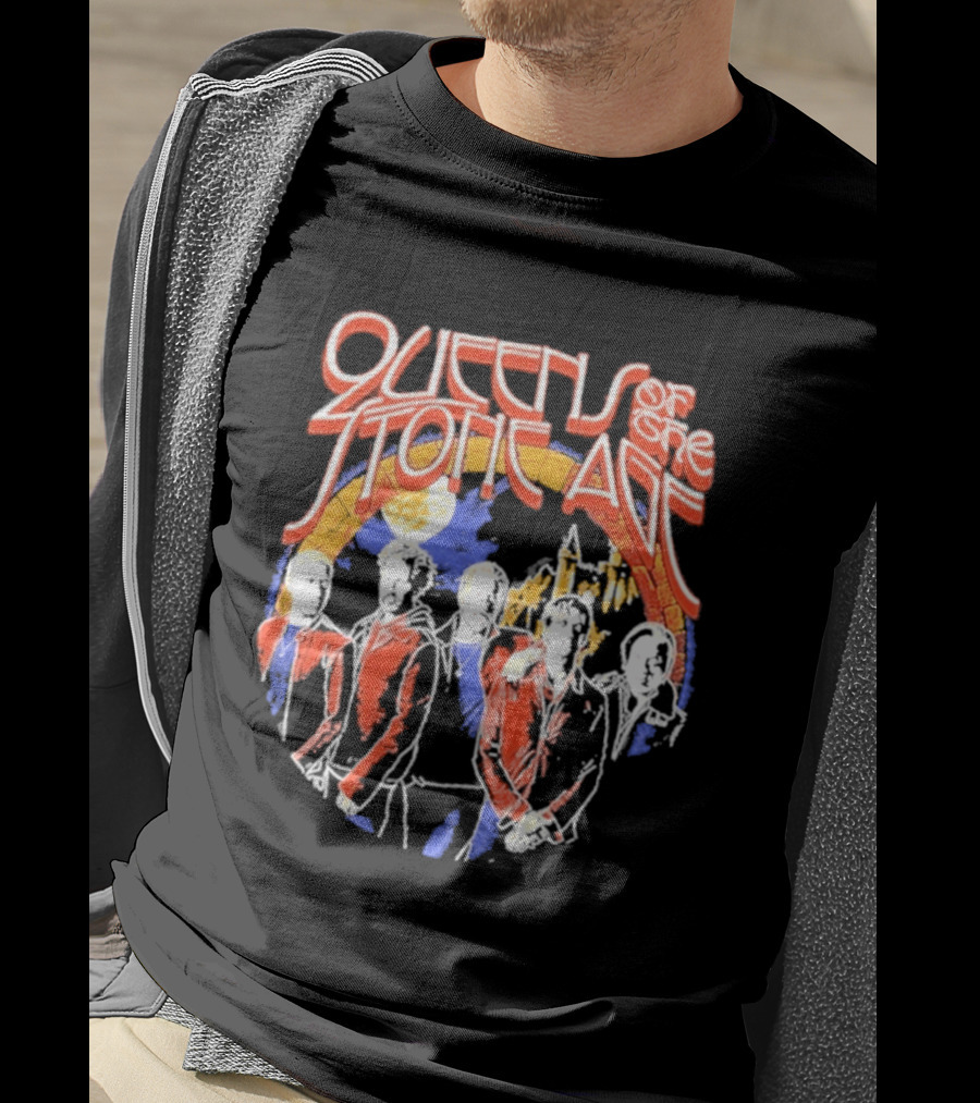 Queens Of The Stone Age Band Silhouette Vintage Rainbow Circle T-Shirt