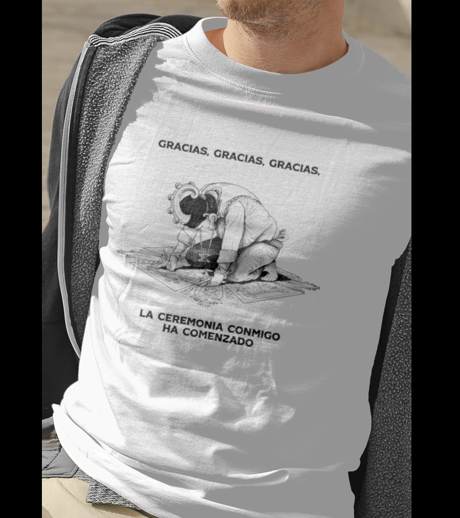 Gracias Gracias Gracias La Ceremonia Conmigo Ha Comenzado Retro Style Kneeling Figure T-Shirt