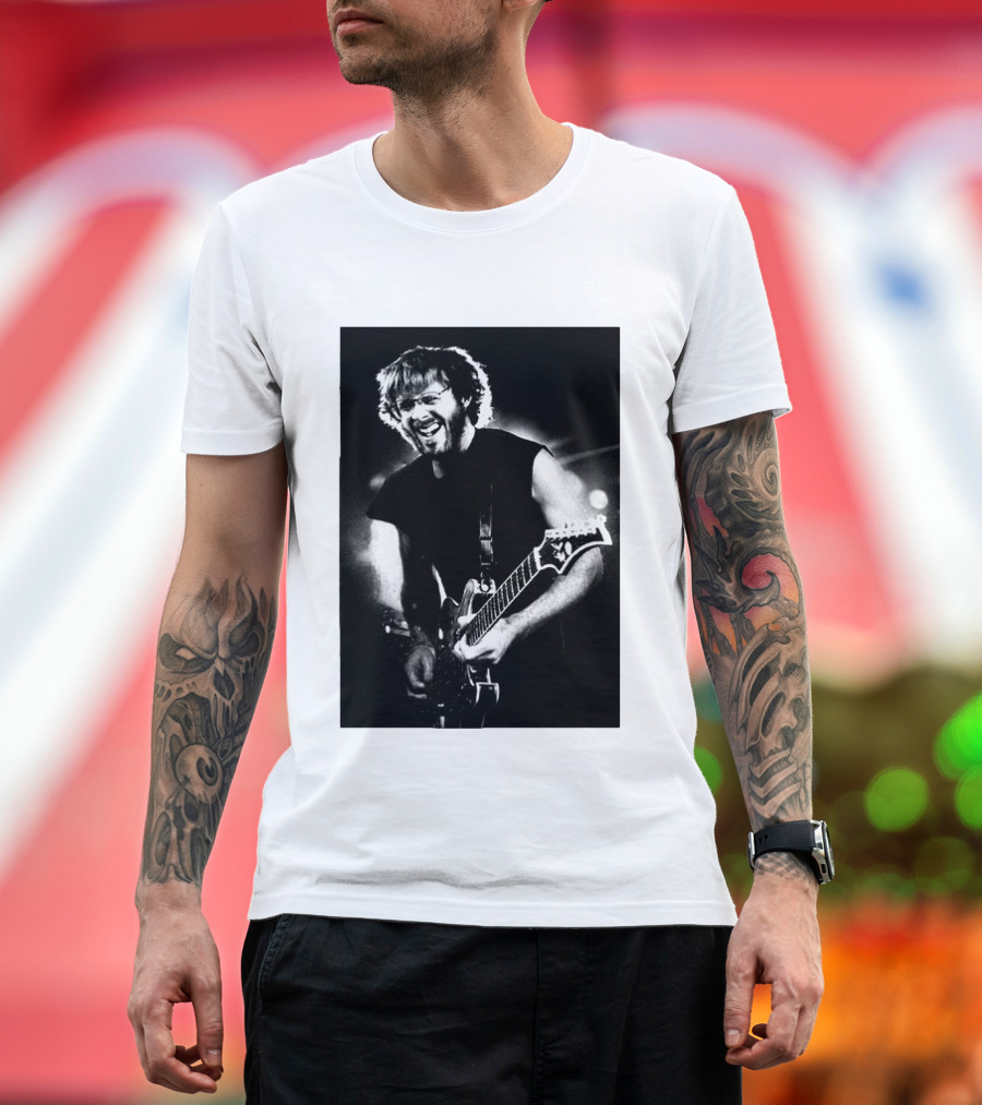 Phish Trey Anastasio Iconic Live Performance Guitarist Black And White Image T-Shirt
