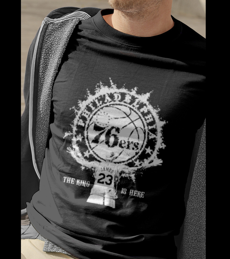 LeBron James 76ers 23 The King Is Here T-Shirt