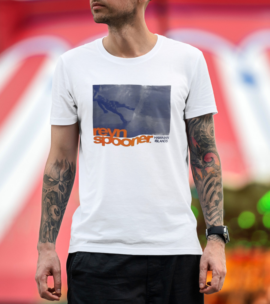 Reyn Spooner Hawaiian Islands Surfing Waves T-Shirt