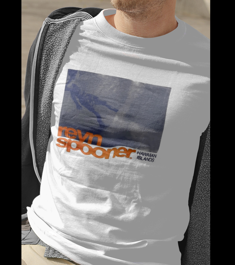 Reyn Spooner Hawaiian Islands Surfing Waves T-Shirt