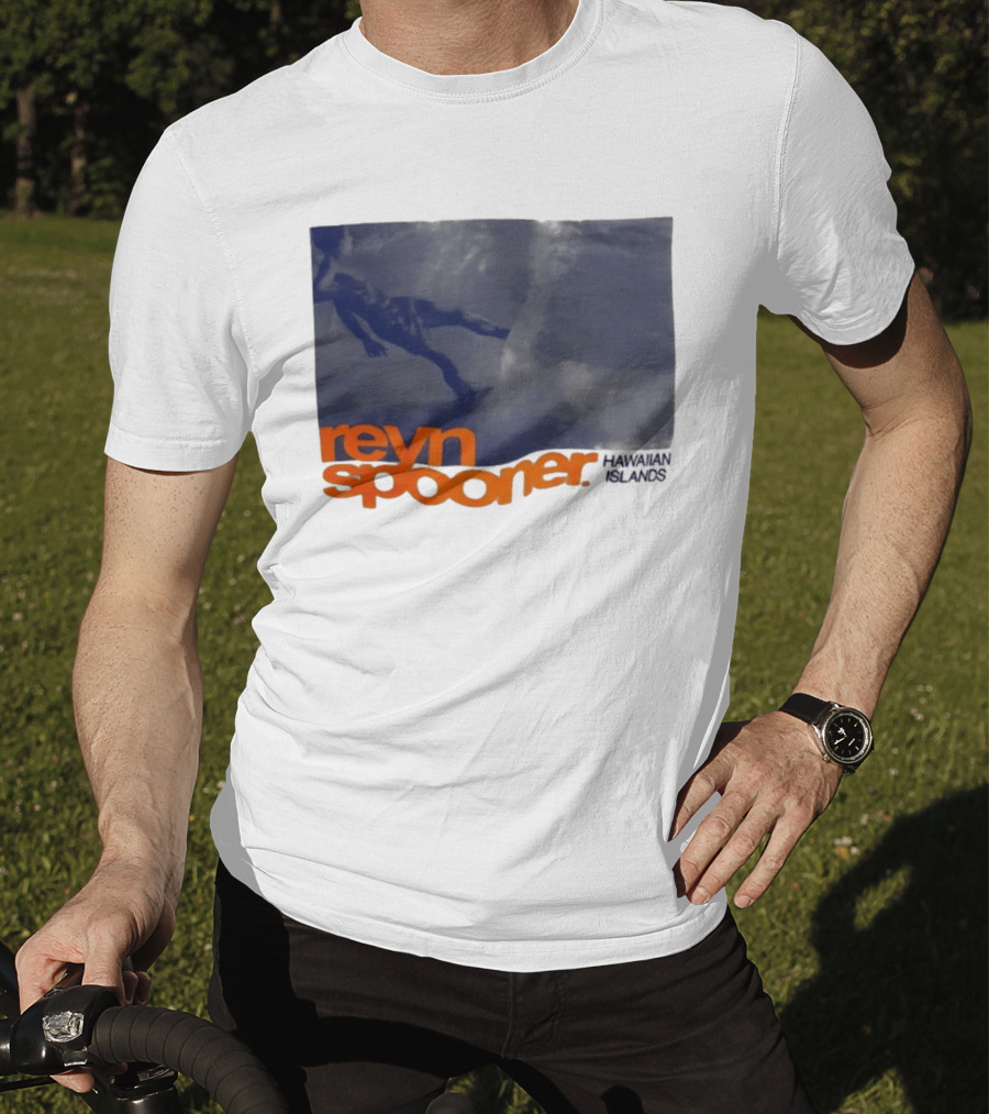 Reyn Spooner Hawaiian Islands Surfing Waves T-Shirt